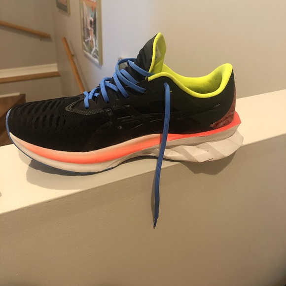 ASICS Novablast - Picture 2 of 6